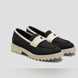 New VIVAIA Round -Toe Platform Chunky
Heel Loafers (Francesca) size 8.5 (7.5 US)